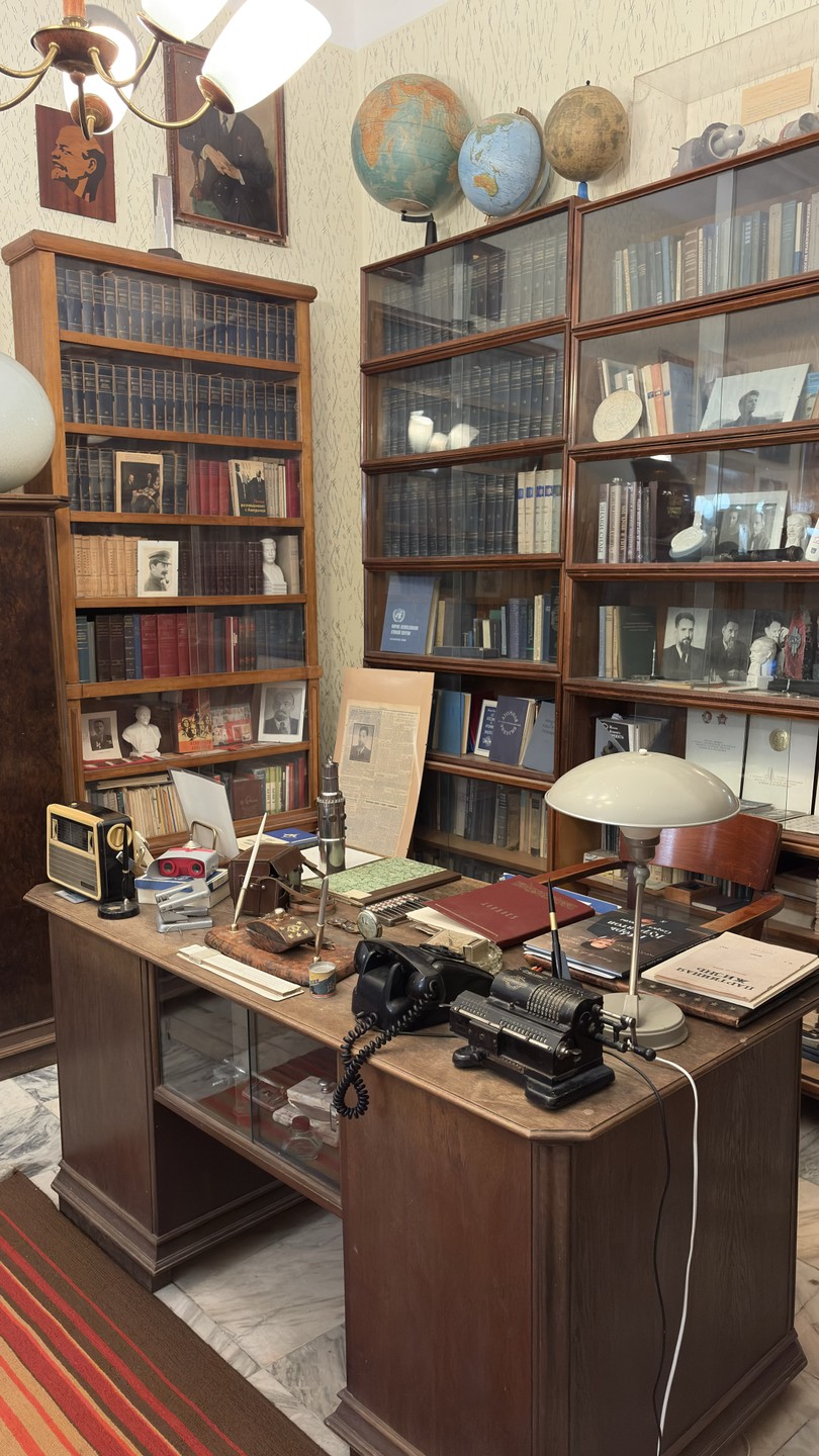 Потрясающая экскурсия особенно в прохладное время года! Большую часть экскурсии мы провели в музее быта советских