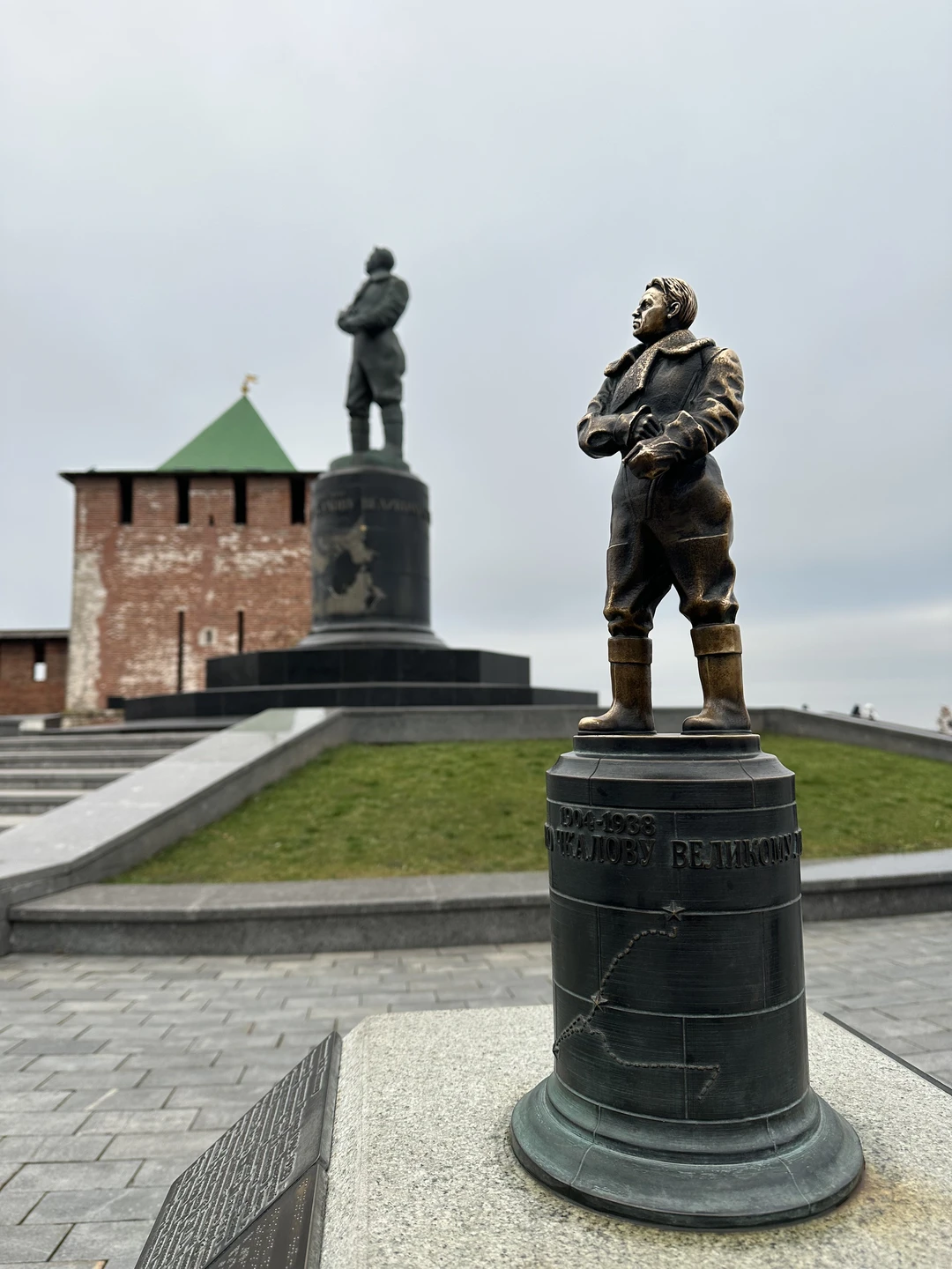 Отличный экскурсовод Людмила! С юмором, очень живая речь, все очень интересно!