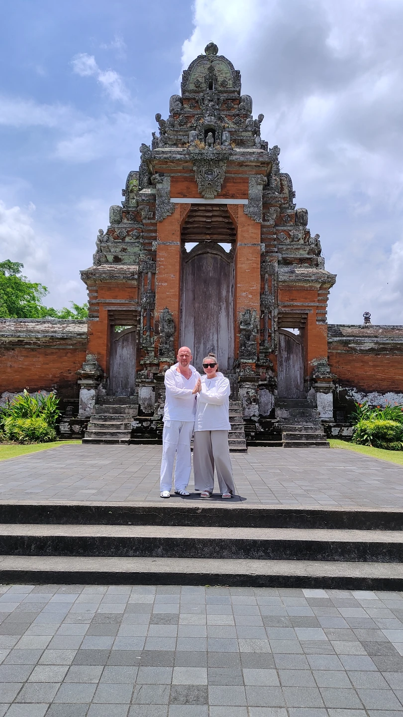 Отличная программа, замечательная экскурсия!!!!! Были с Яником два дня, за это время он показал нам много