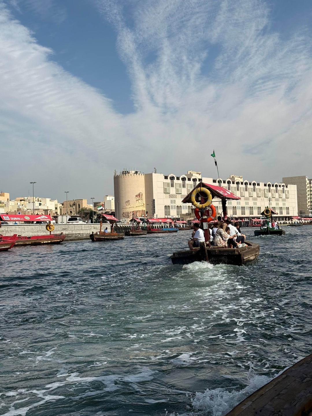 Прогулялись с Максимом по старому Дубаю. Прошлись по улочкам, где начиналась история, посетили музей кофе, прокатились