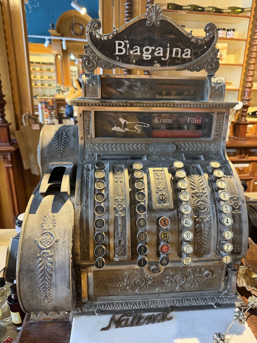 Дмитрий - потрясающий гид по Сербии! Терпеливый, тактичный и очень заботливый! Поездка была очень комфортной, мы