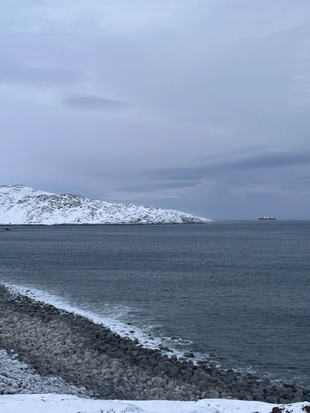 Нашим гидом был Виктор - интересный, эрудированный рассказчик, погруженный в историю Мурманской области. Организационных вопросов не