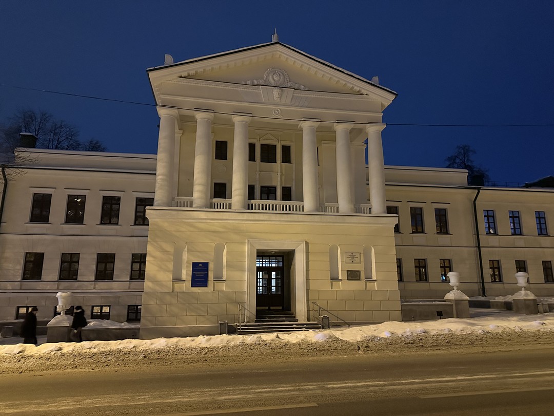 Прекрасная экскурсия — очень насыщенная и продуманная (с кофе-паузой) и совершенно не утомительная. Спасибо Павлу за