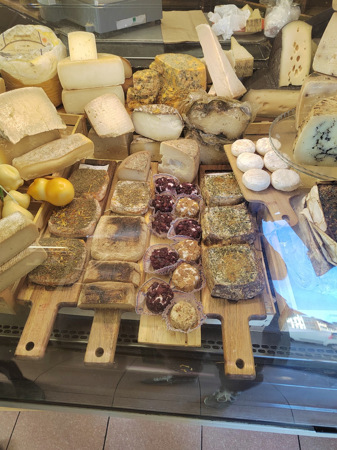 Это было восхитительно! Дарья потрясающая, интересная, легкая в общении. . Мы много, где бывали, но не