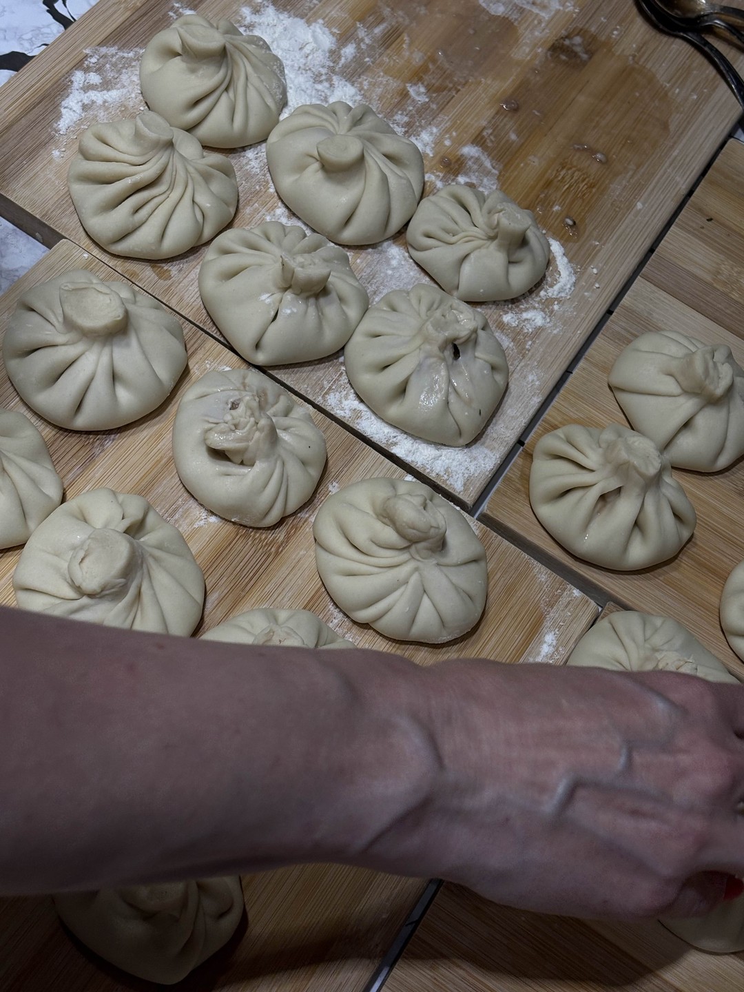 Пьём вино и готовим грузинские блюда (Максим)