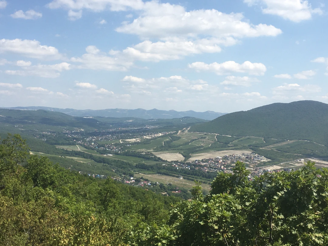 Экскурсия в целом понравилась. Подъем к «Домику йоги» тяжеловат, но это того стоит. Открываются великолепные виды, сделали много фотографий