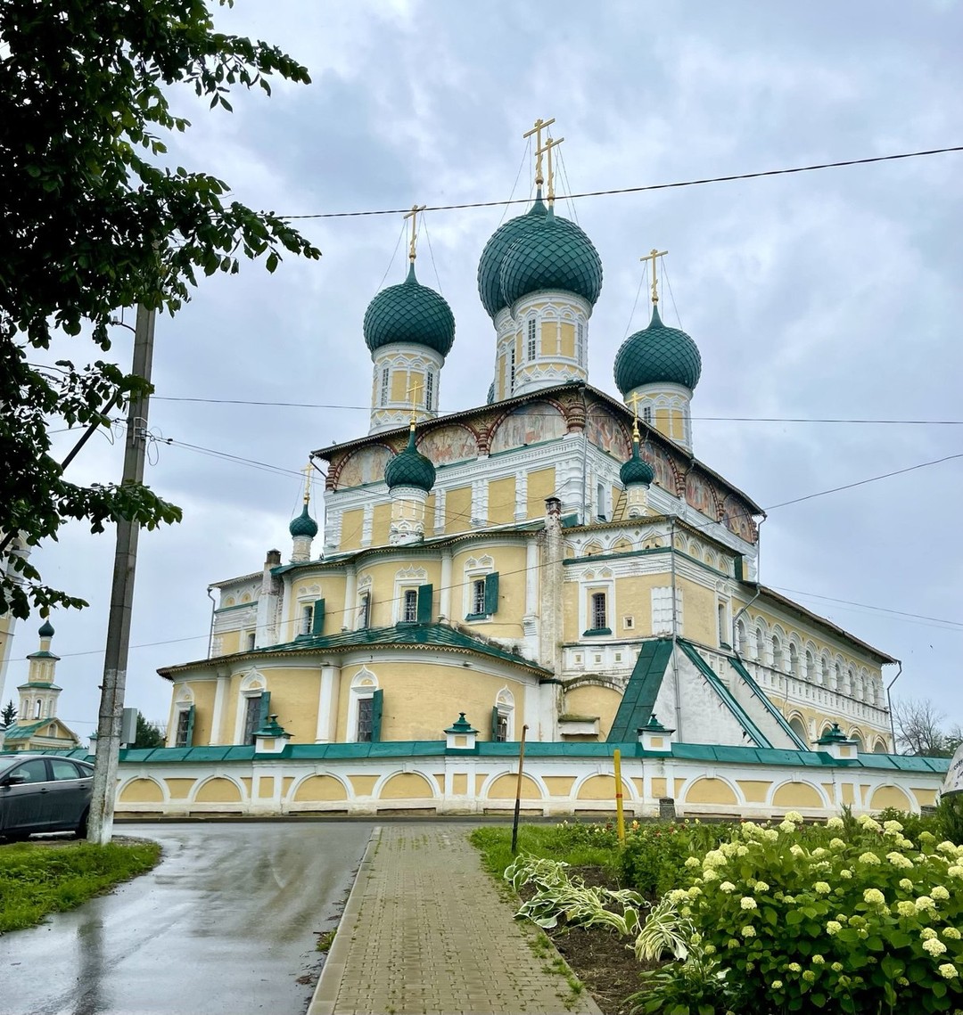 В Тутаев наша маленькая команда отправилась рано утром в воскресенье. Наталья - прекрасный рассказчик и аккуратный