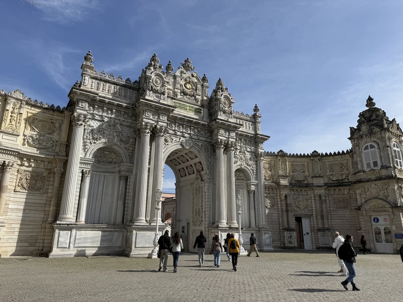 Вернулись из Стамбула 2 дня назад. Хочу выразить огромную благодарность Айдыну за потрясающую экскурсию! Для нас