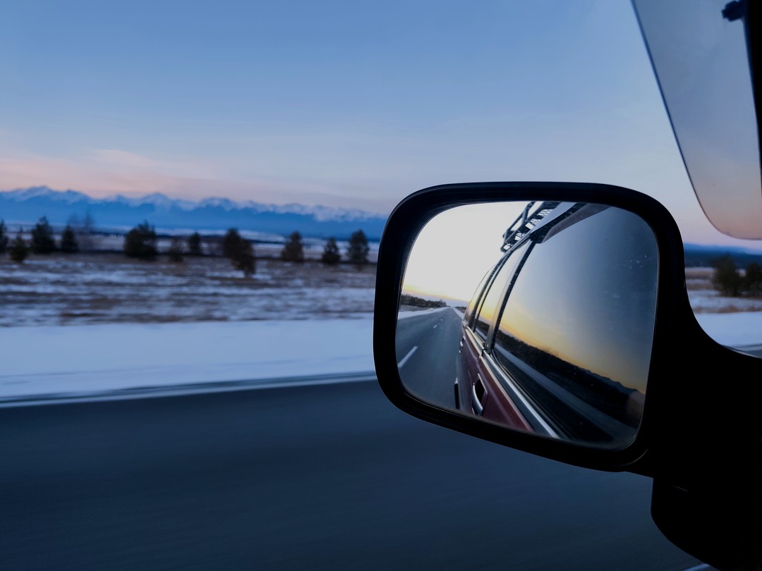 Недавно мне посчастливилось отправиться в путешествие по Тункинской долине на внедорожнике, и это было просто потрясающе!