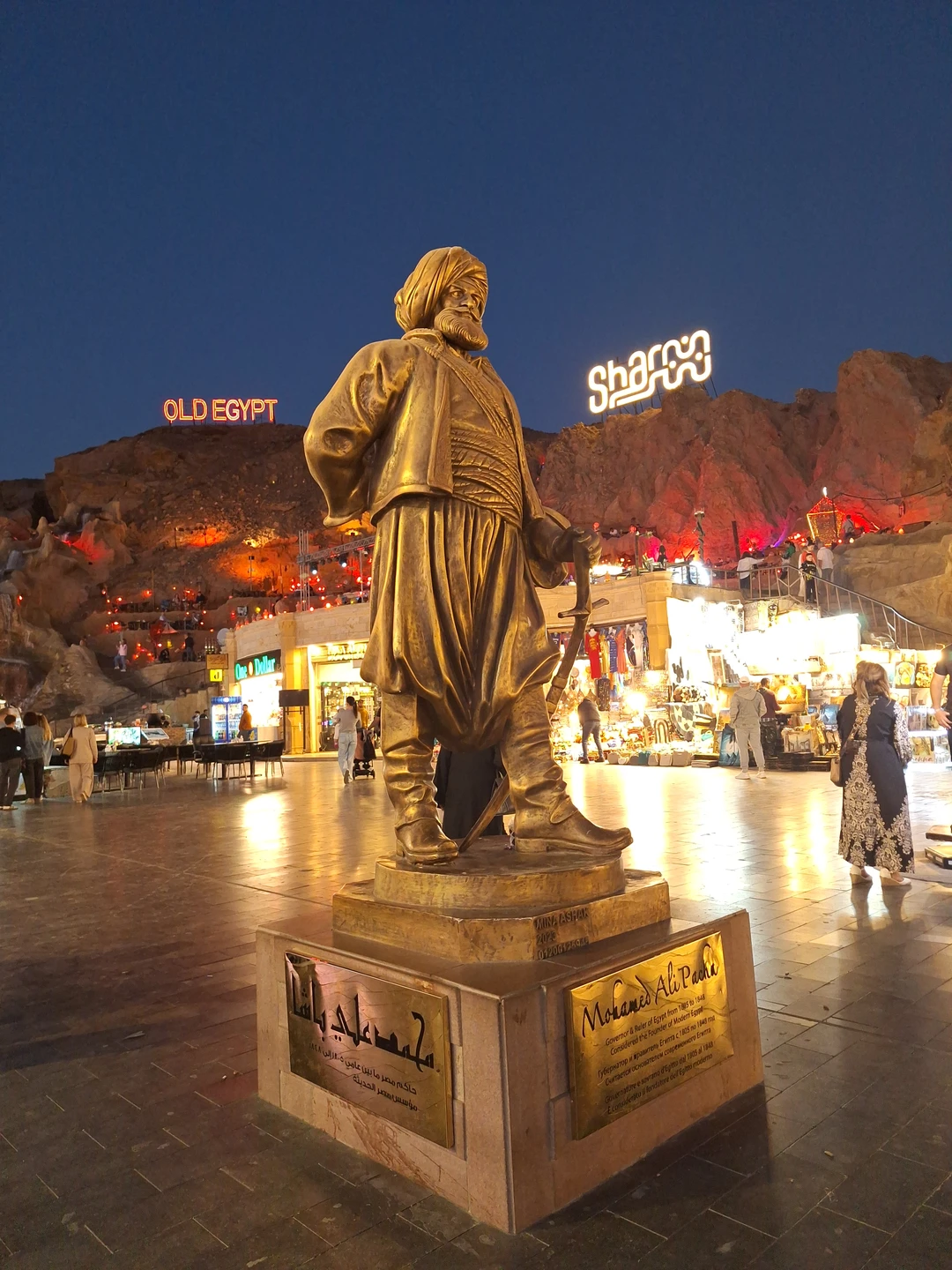 Багдади хороший гид,прекрасный рассказчик и отличный фотограф)