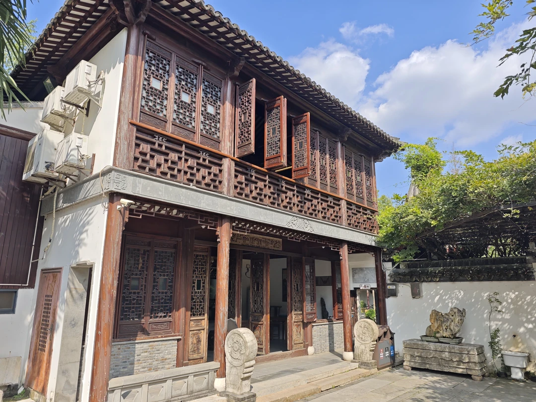 Получили огромное удовольствие от экскурсии в Чжуцзяцзяо. В первую очередь благодаря прекрасному гиду - Екатерине. Несколько