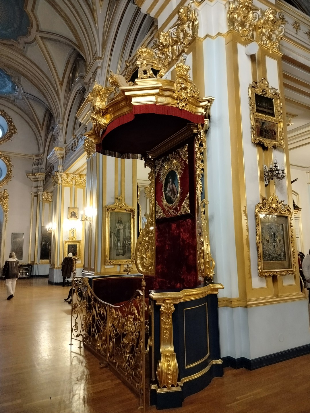 Спасибо большое экскурсоводу Надежде! Мы остались под большим впечатлением от её рассказа. Все очень доступно для