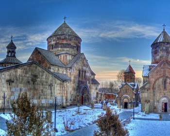 Покорение склонов, экскурсия в монастырь Кечарис