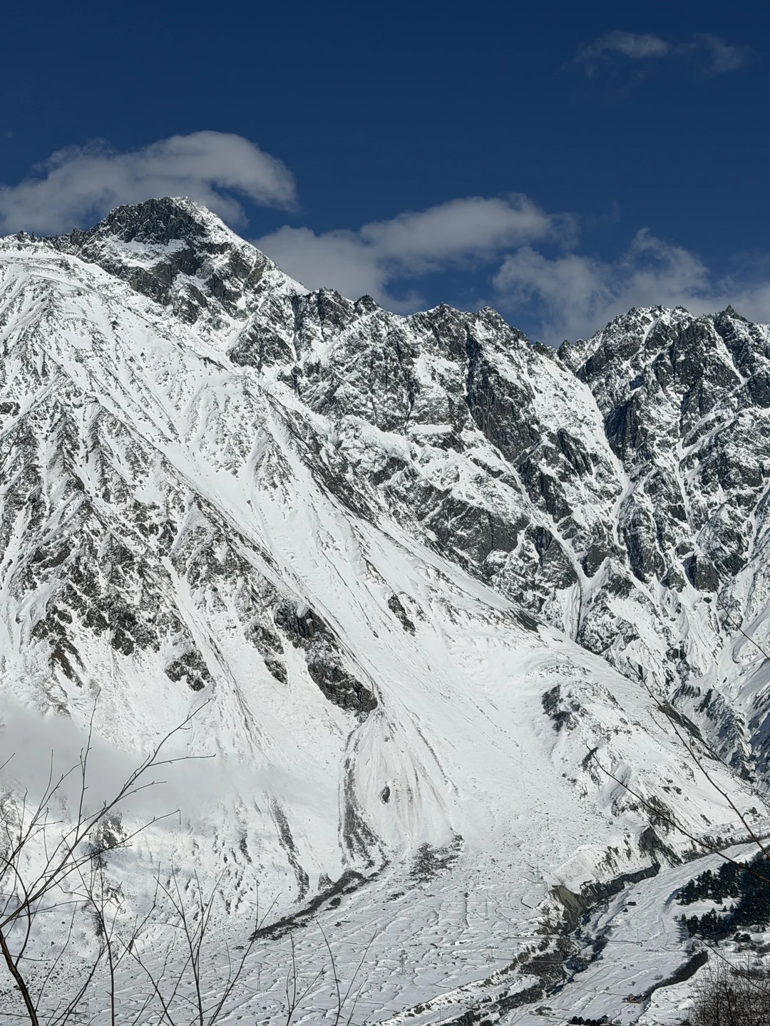 Казбек и Дарьяльское ущелье: Грузия с открытки (София)