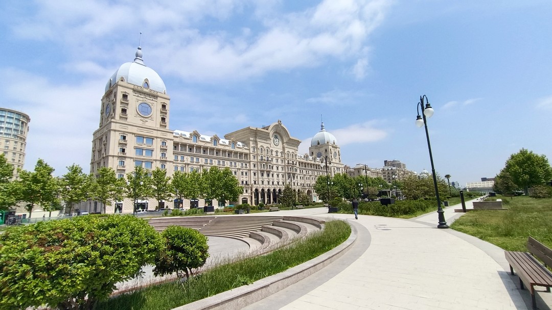 Сразу нашли общий язык с Арифом! Отличный гид, приятный открытый человек, все рассказал, показал. Не в