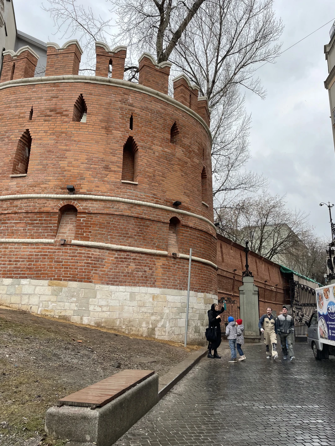 9 секретов Никольской улицы (Ирина)