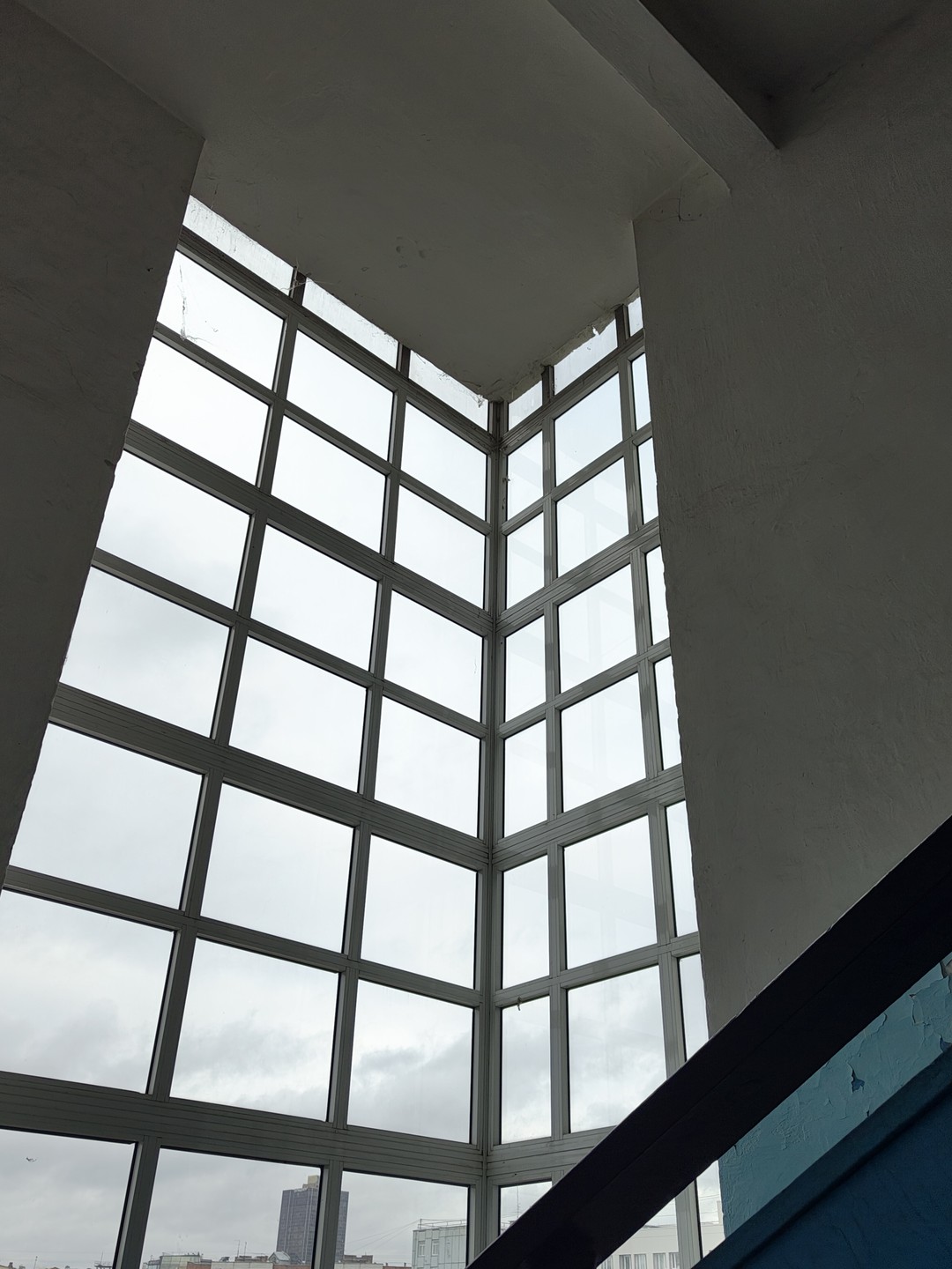 Потрясающая экскурсия с харизматичным знатоком и общественным деятелем заинтересованным в сохранении памятников конструктивизма Новосибирска! Побывать внутри