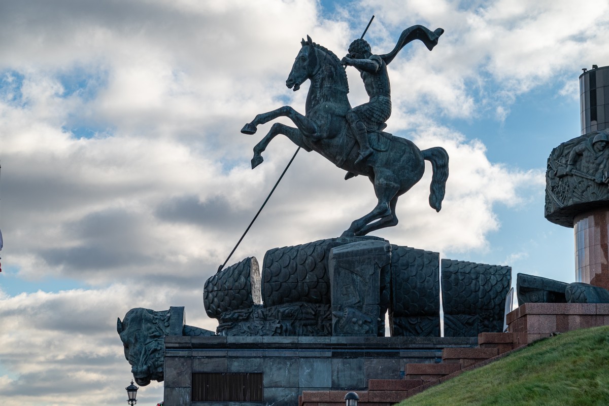 Экскурсия по парку Победы на Поклонной горе «Покуда сердца стучатся — помните!» (11/14)