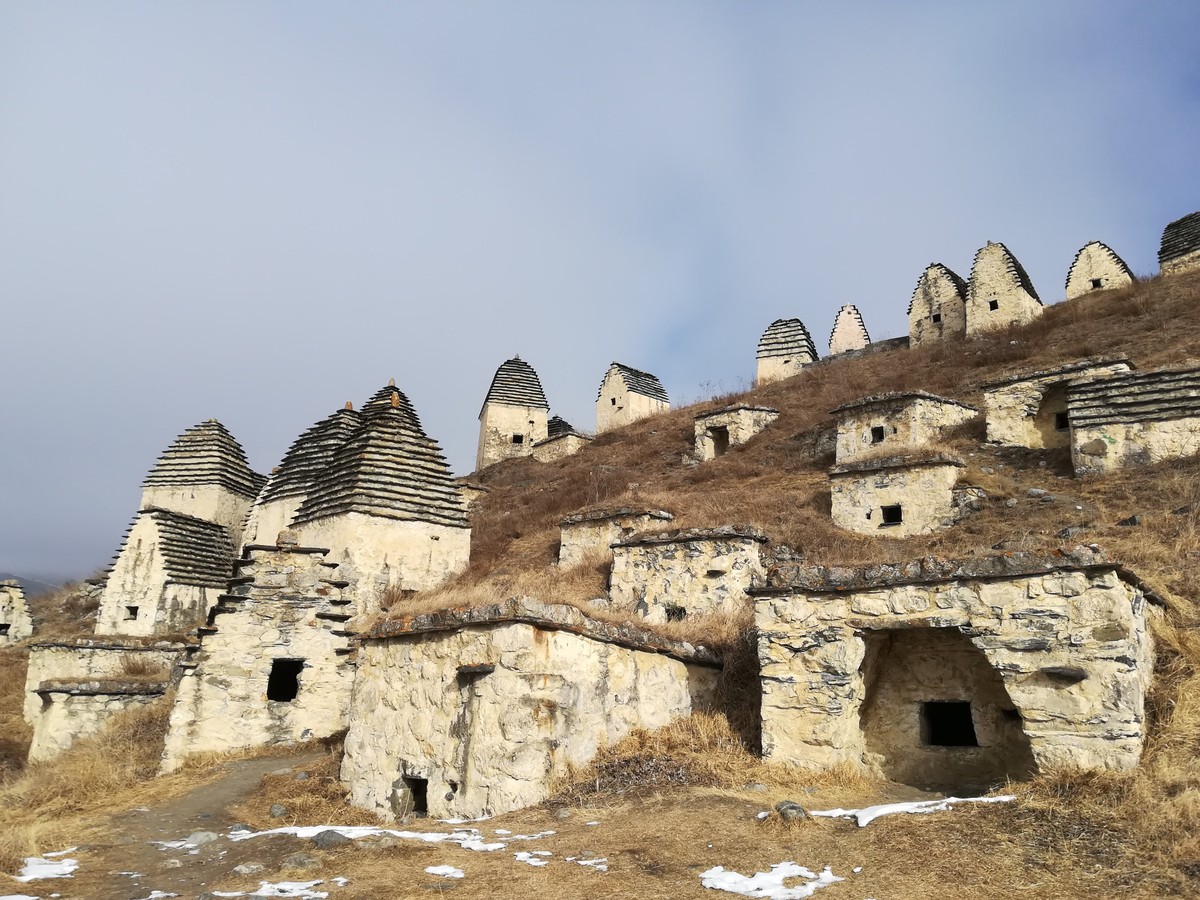 Легенды Осетии — едем в Кармадонское ущелье и Даргавс (7/15)