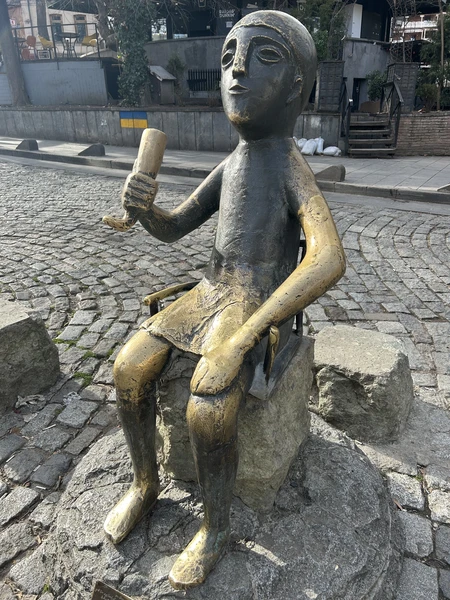 совершенно потрясающая Мириам! экскурсия очень интересная, невероятно эмоциональная. история, культура, традиции, юмор - все это мы получили сполна!