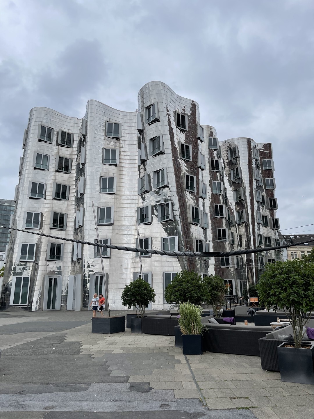 Спасибо большое Илье за интересную экскурсию! Он встретил нас у отеля на машине, мы останавливались не