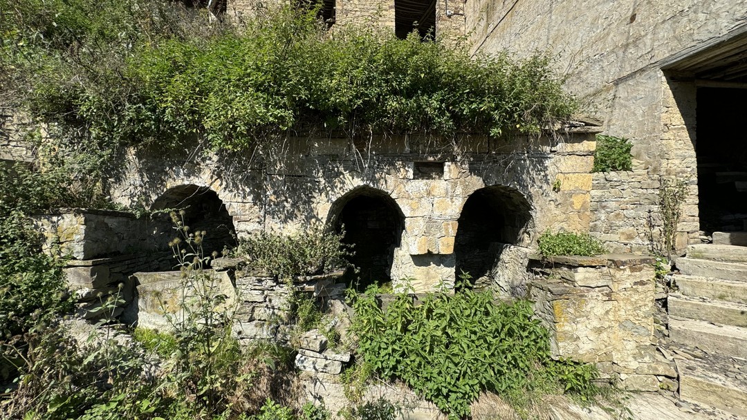 Посетили экскурсию в горный аул Кубачи. Нашим гидом был Андрей. Прекрасно провел экскурсию. Информативно, при этом