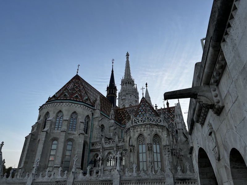 Наш гид оказался человеком, влюблённым в Будапешт! И эту любовь он передал нам за время нашей