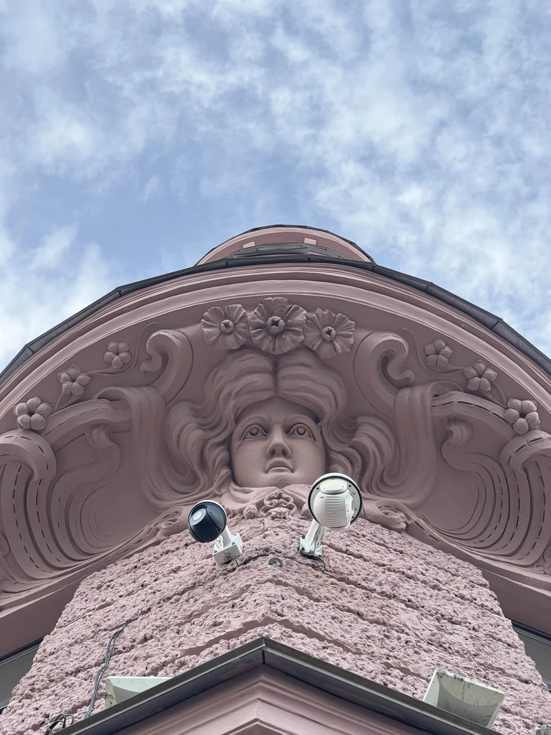 Была в Питере неоднократно и на всех известных маршрутах успела отметиться, удивить меня уже задача со