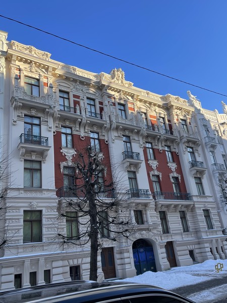 Александра потрясающий экскурсовод, один из лучших экскурсоводов к кому я обращался (экскурсии заказываем постоянно). Экскурсия была