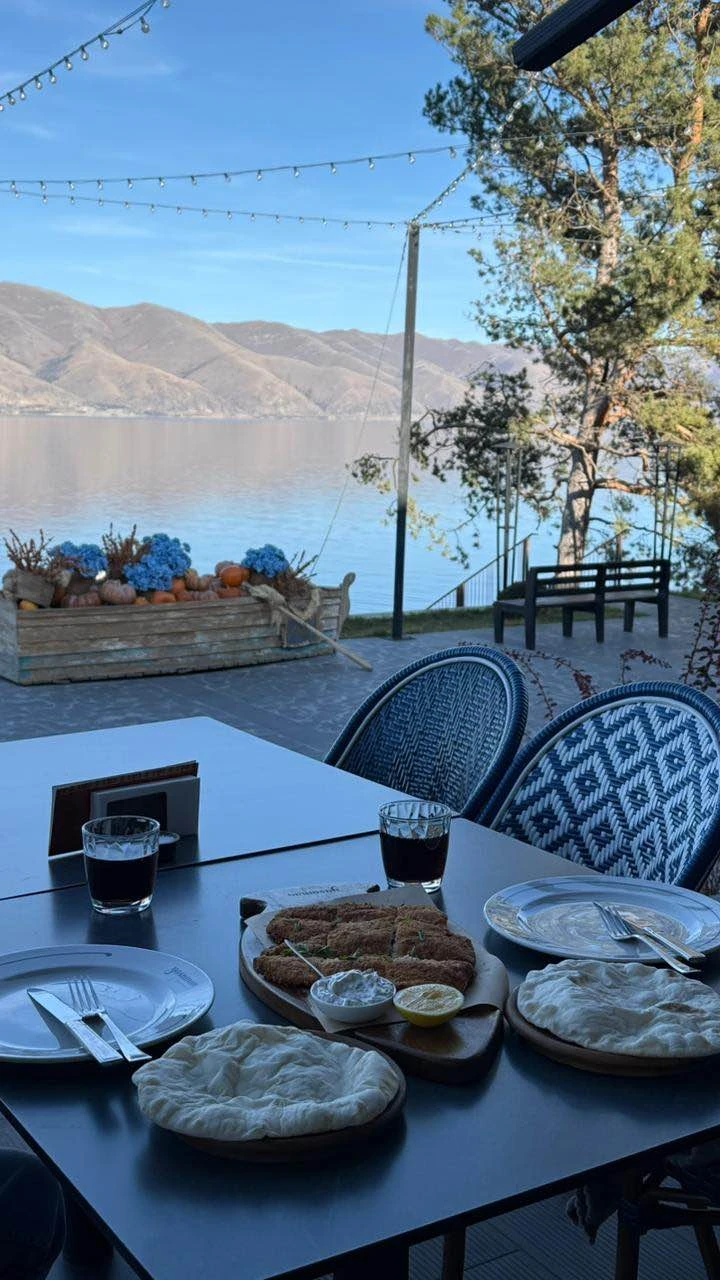 Всем советую кто будет в Ереване съездить на эту экскурсию! Это именно то что и ожидали