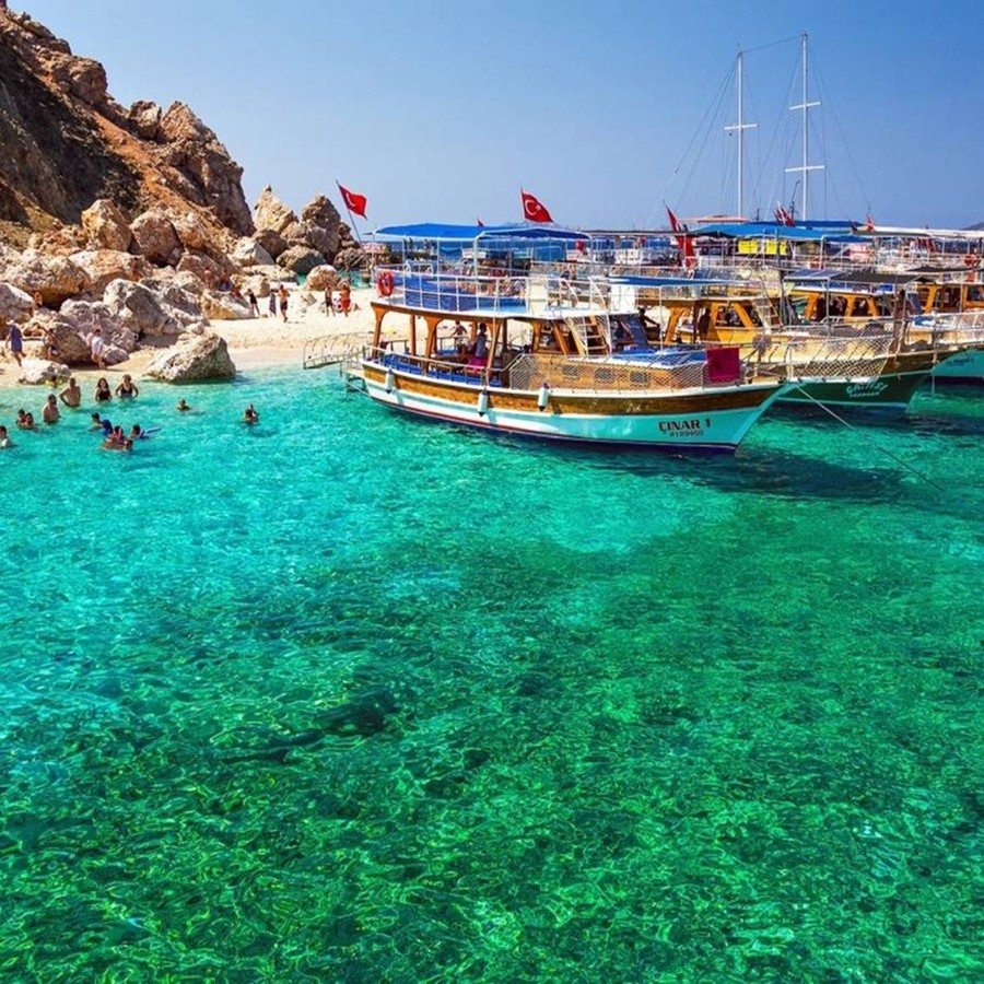 К вулканическому острову Сулуада на яхте из Кемера (всё включено)