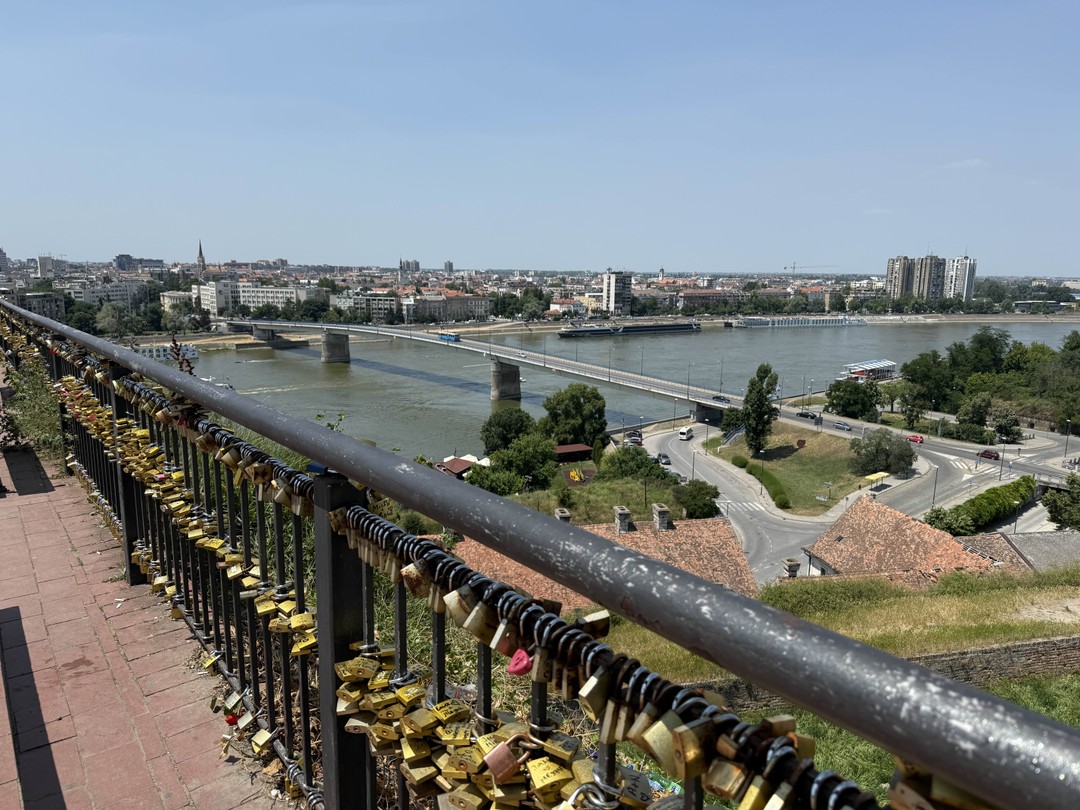 По северу Сербии на авто: архитектура, винодельня и крепость (Андрей)