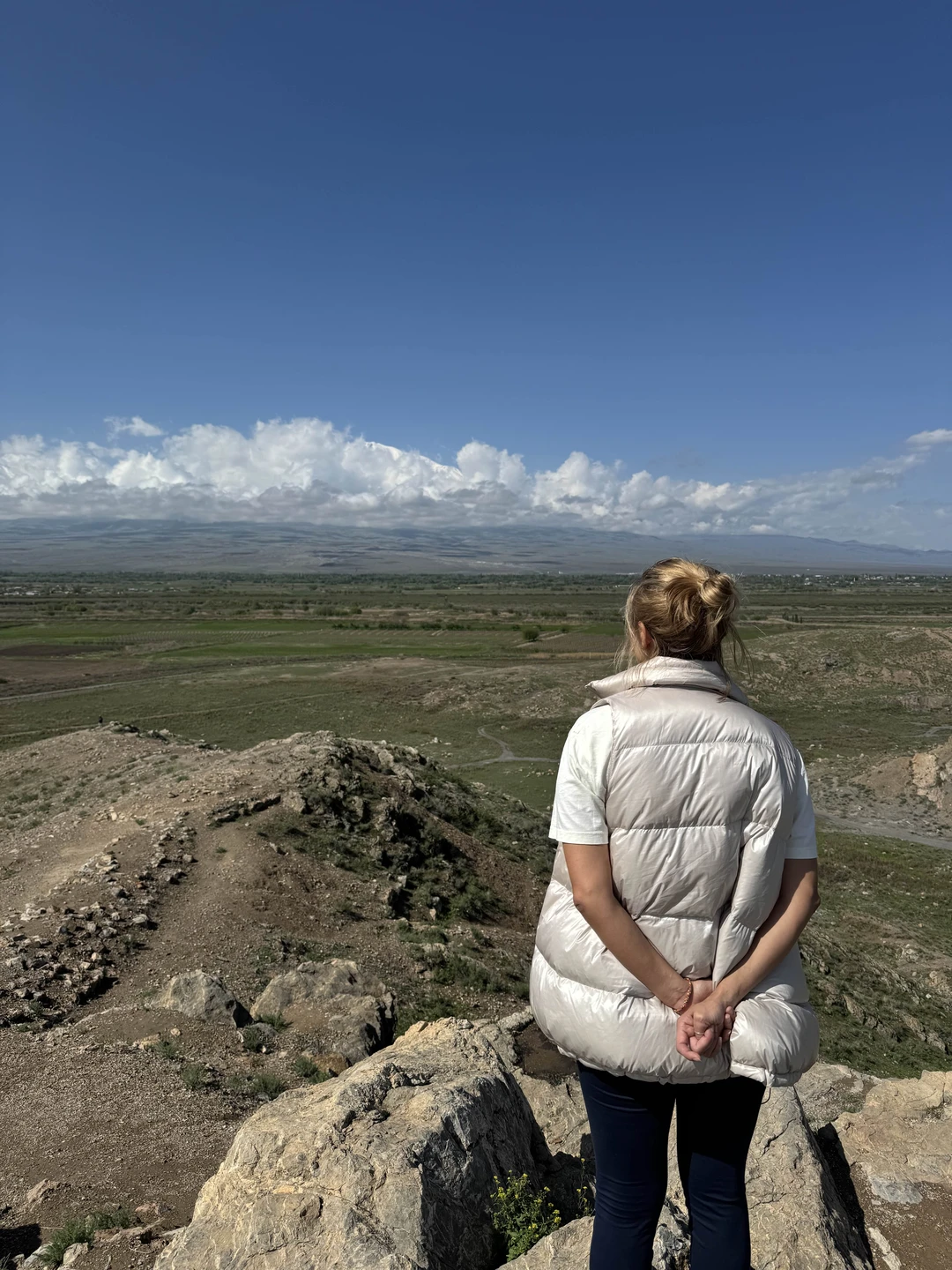 Ашот душевный, адекватный и небезразличный. Всё чётко, понятно, доступно и комфортно организовано. Highly recommended!