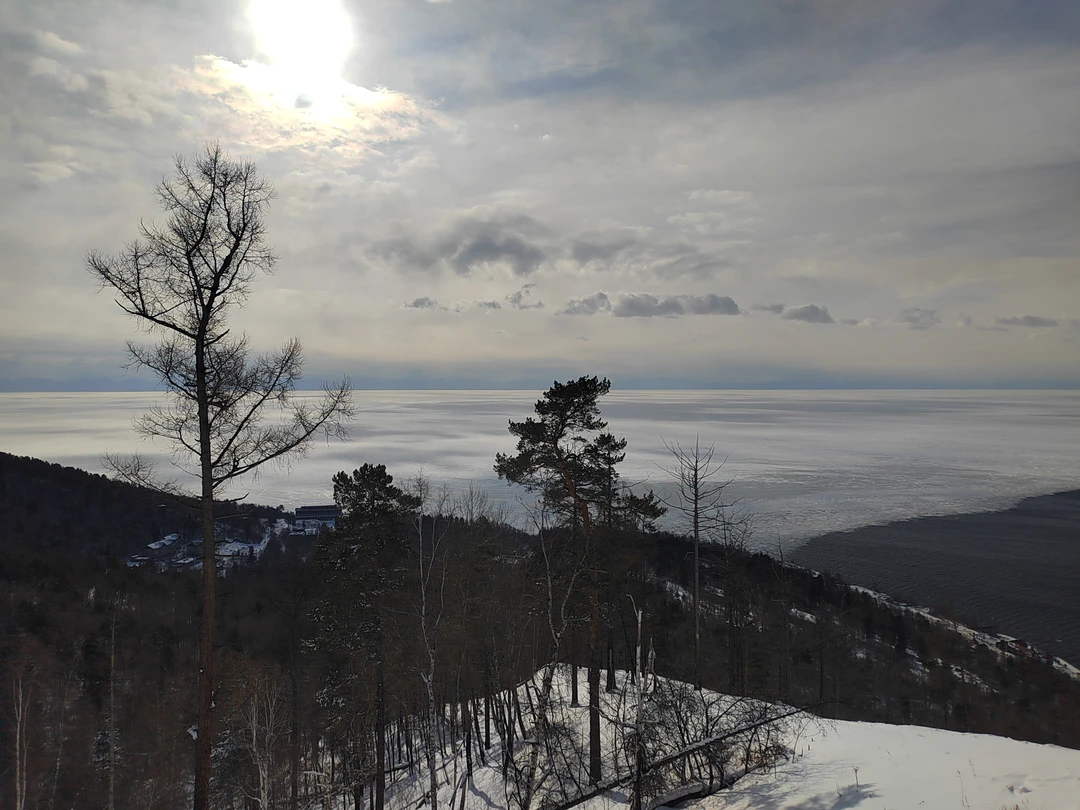 Экскурсия очень познавательная, Анна с первых минут завоёвывает внимание интересными рассказами. Путь охватывает и музеи Байкала