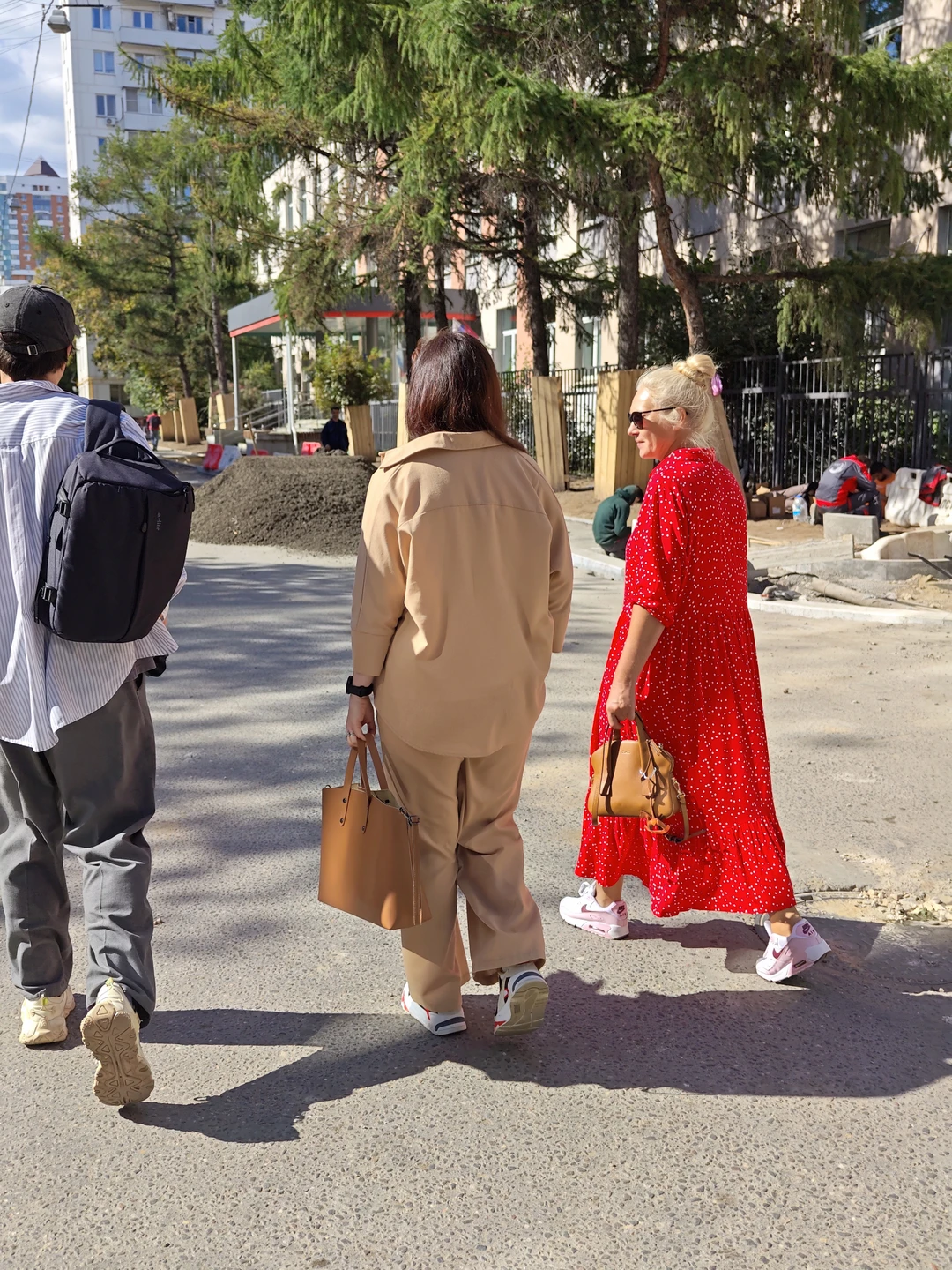 Фотопрогулка по Красной Пресне: архитектурные контрасты Москвы (Татьяна)