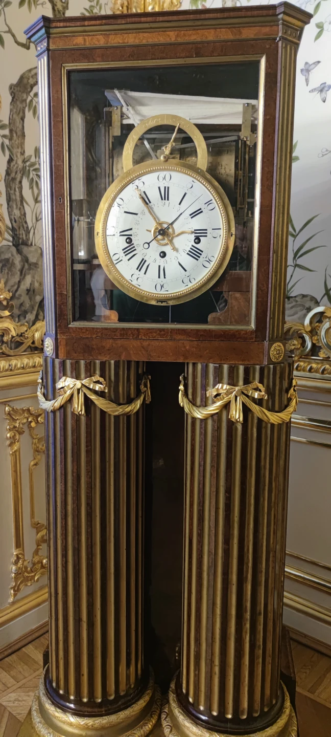 Роскошный дворец, величие убранства завораживает!