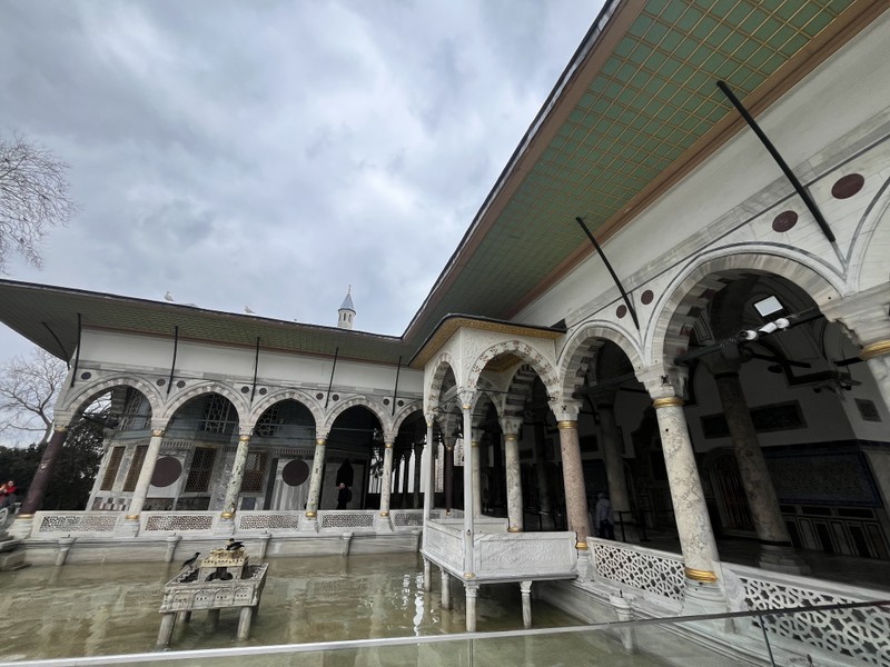 за 3 часа эксрусии конечно сложно охватить весь масштаб! но увидели и услышали многое!!!!