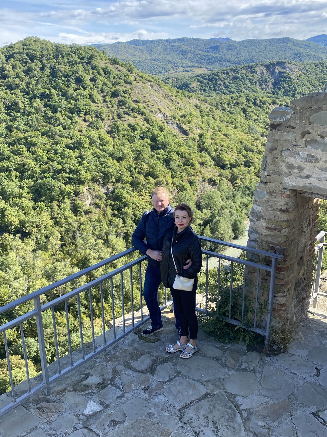 Зураб, это тот человек который искренне любит свою родину и своё дело! Очень интересный, эрудированный. Экскурсия