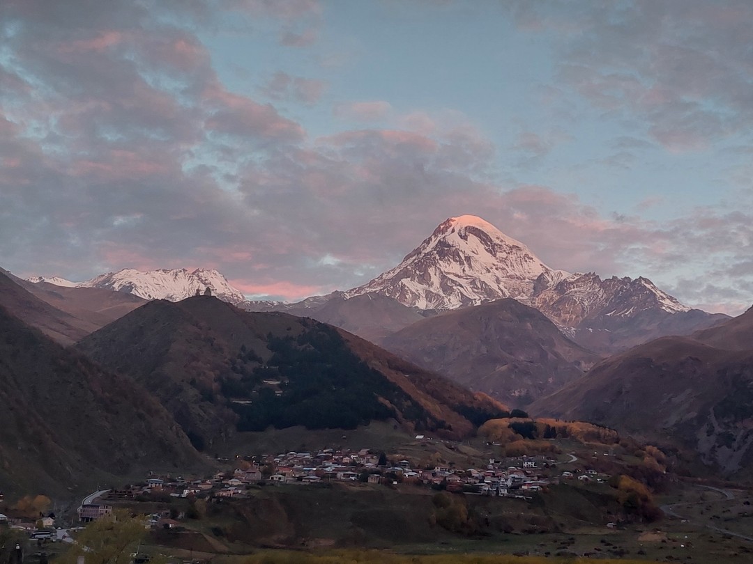 Это было незабываемое путешествие по волшебным местам в уютной атмосфере и дружной компании. Отличная возможность погрузиться