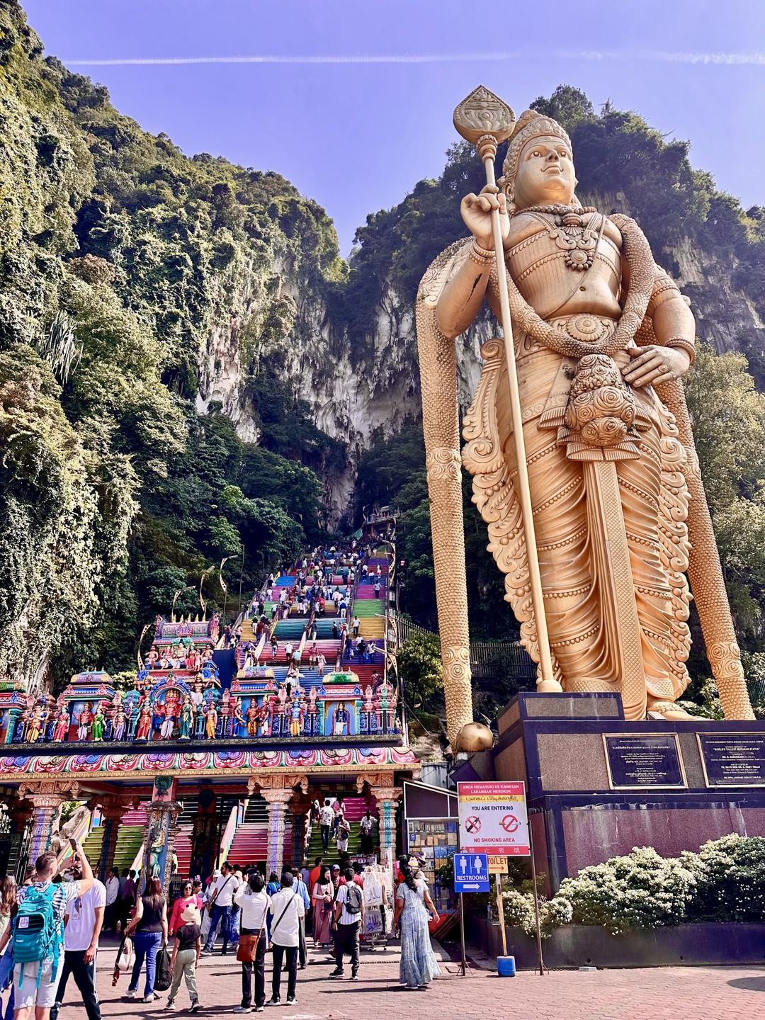 Спасибо большое Илье, за великолепную экскурсию! Просто находка для тех кто как и мы приехали не