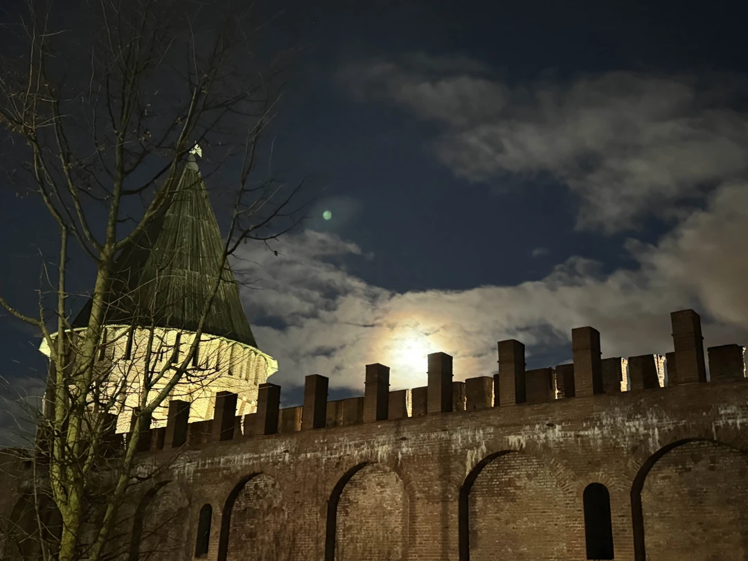 Огромное спасибо Виктору за прекрасную и незабываемую экскурсию по Смоленску 04 Ноября 2025 года. Прямо под