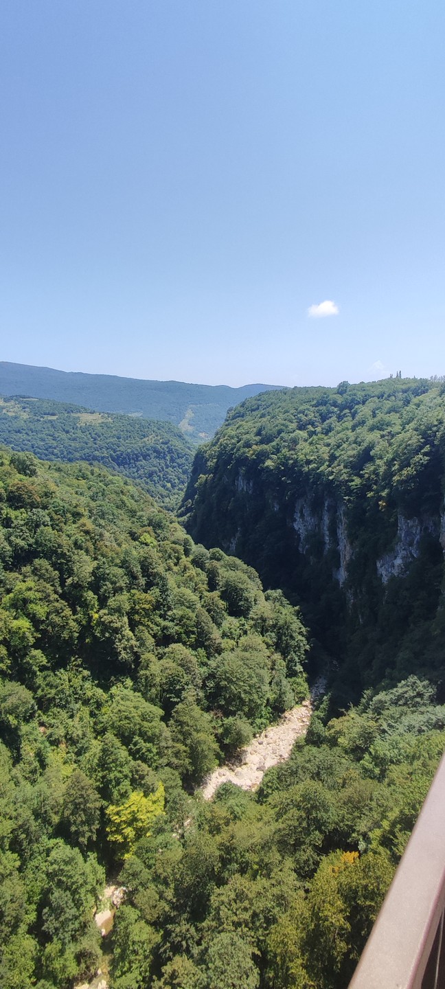 Замечательная экскурсия, очень много впечатлений за один день: 2 каньона, прогулка на лодках, пещера, фабрика чурчхелы
