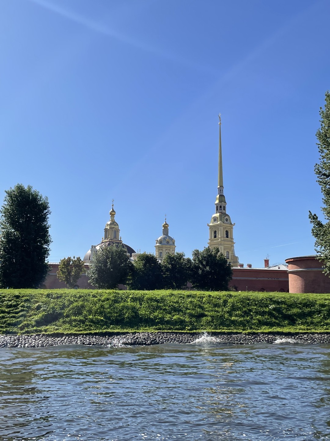 Обзорная прогулка на катере по рекам и каналам Санкт-Петербурга (Алла)