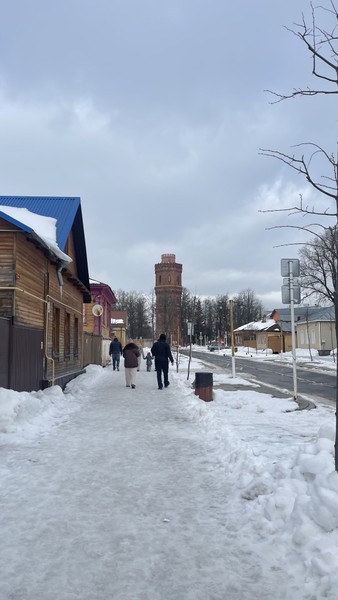 наш гид по Зарайску была интересная девушка Дарья, у которой кладезь знаний о своем городе, чувствуется