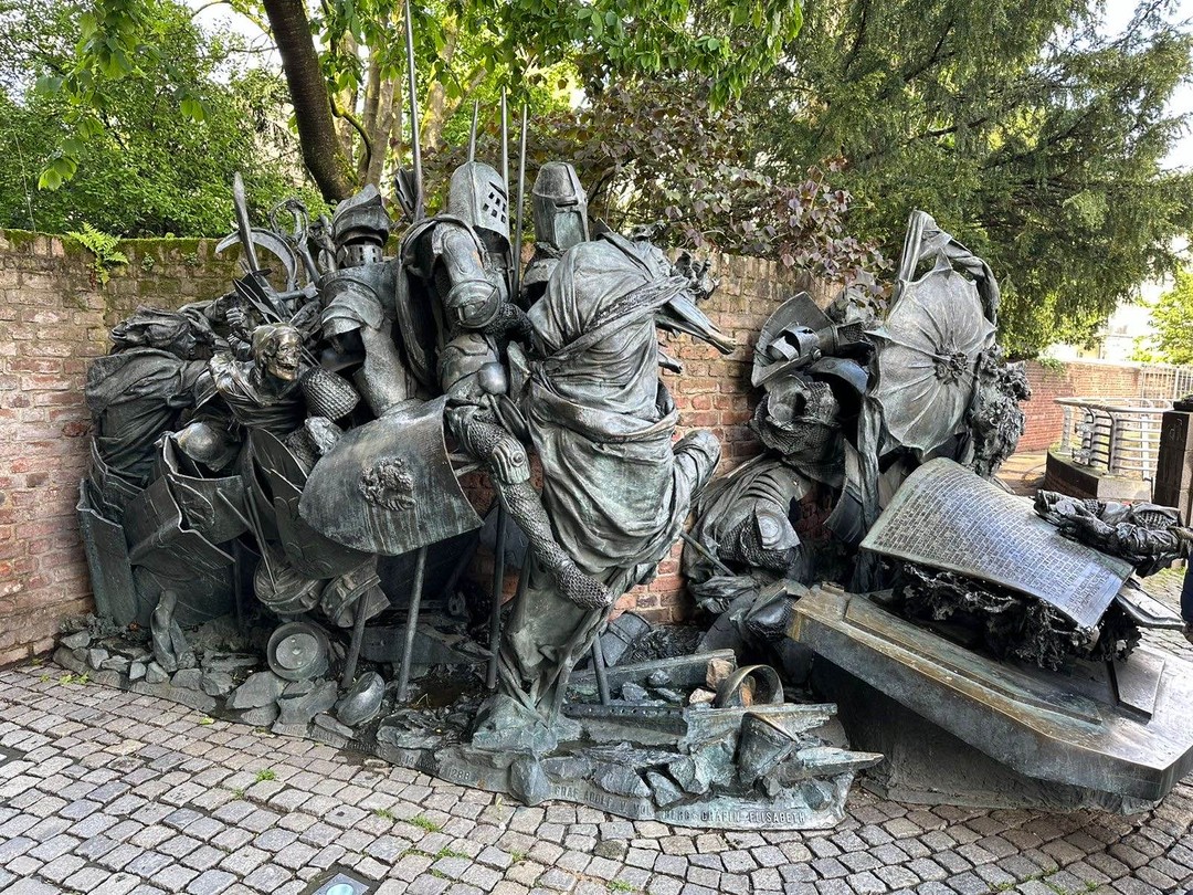 Экскурсия замечательная, очень интересная и содержательная. Узнаешь много интересных фактов и можно сделать много памятных фотографий