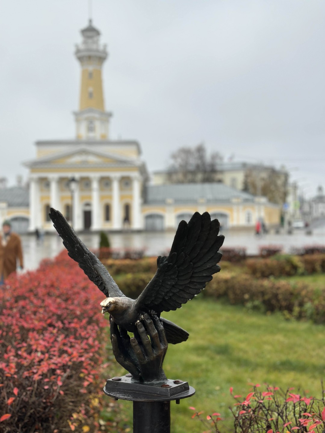 Ирина, хороший экскурсовод. Адаптировала экскурсионную прогулку под наши запросы, отвечала на неожиданные вопросы достойно. Помогла получить