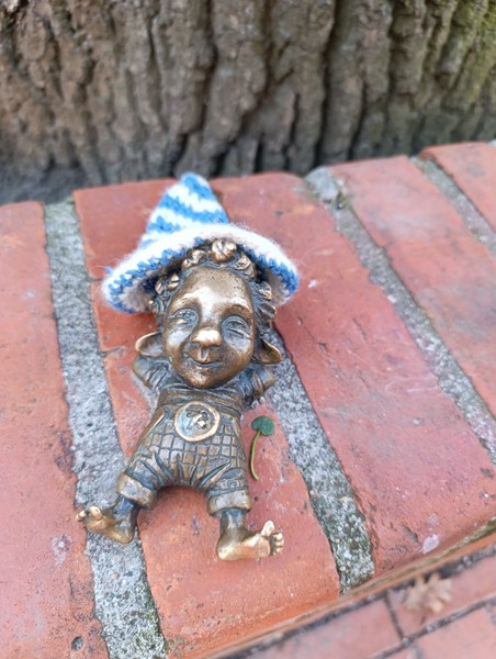 удивительная экскурсия, ездили по всему городу в поисках хомлинов и между делом знакомились с историей города