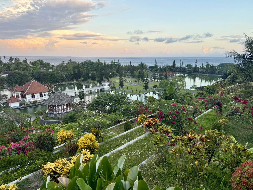 Всё отлично! Приятно и интересно было общаться! Валерий, спасибо! 🤝