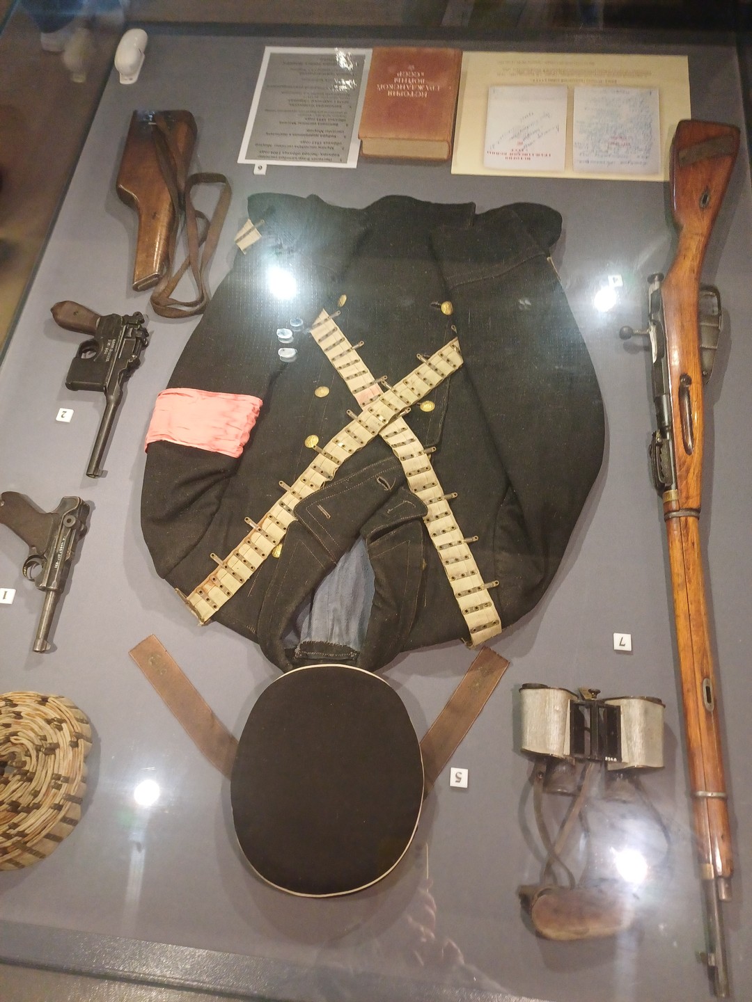 Спасибо большое за отличную экскурсию. Конечно погода немного внесла свои коррективы,но от этого впечатления от первого