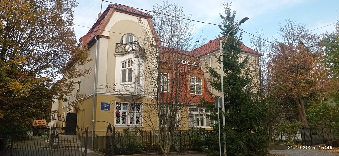 Прекрасная экскурсия. Из суеты центра города мы попали в спокойный, тихий и очень красивый район. С